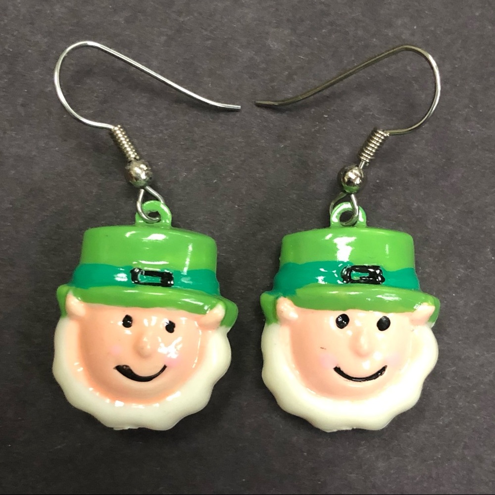 Leprechaun 🍀 Earrings